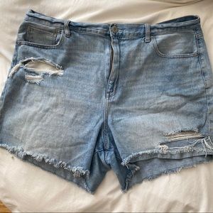 AMERICAN EAGLE MOM SHORT